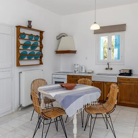 Marble Tinos شقة
