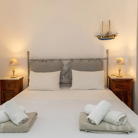 Marble Tinos شقة *