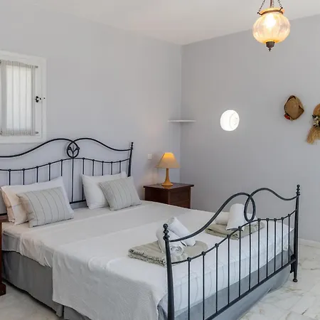 Marble Tinos شقة